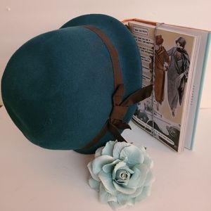 Downton Abby style Tourquoise felt hat